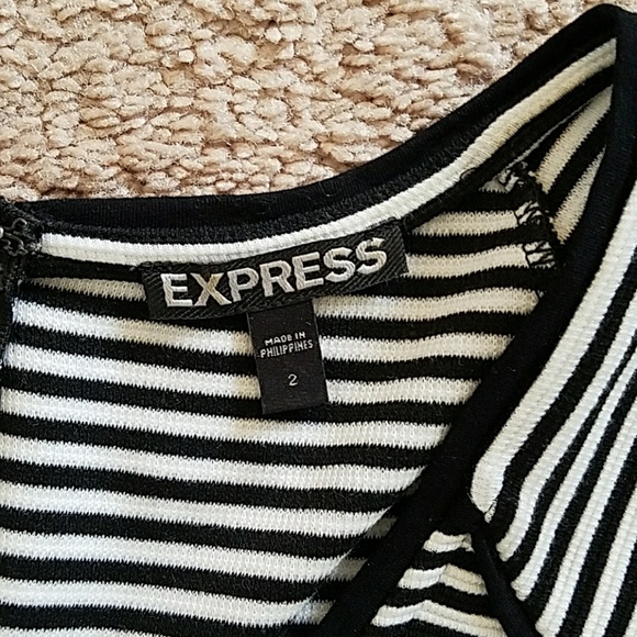 Express dresses - Picture 2 of 6